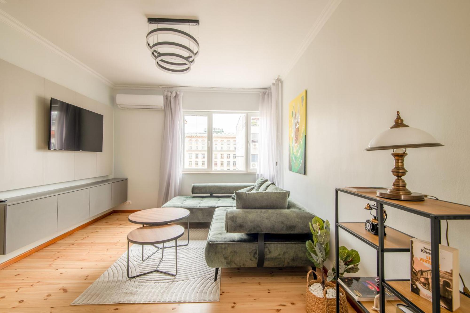 A Luxurious 2 Bedroom Apartment In Center София Екстериор снимка