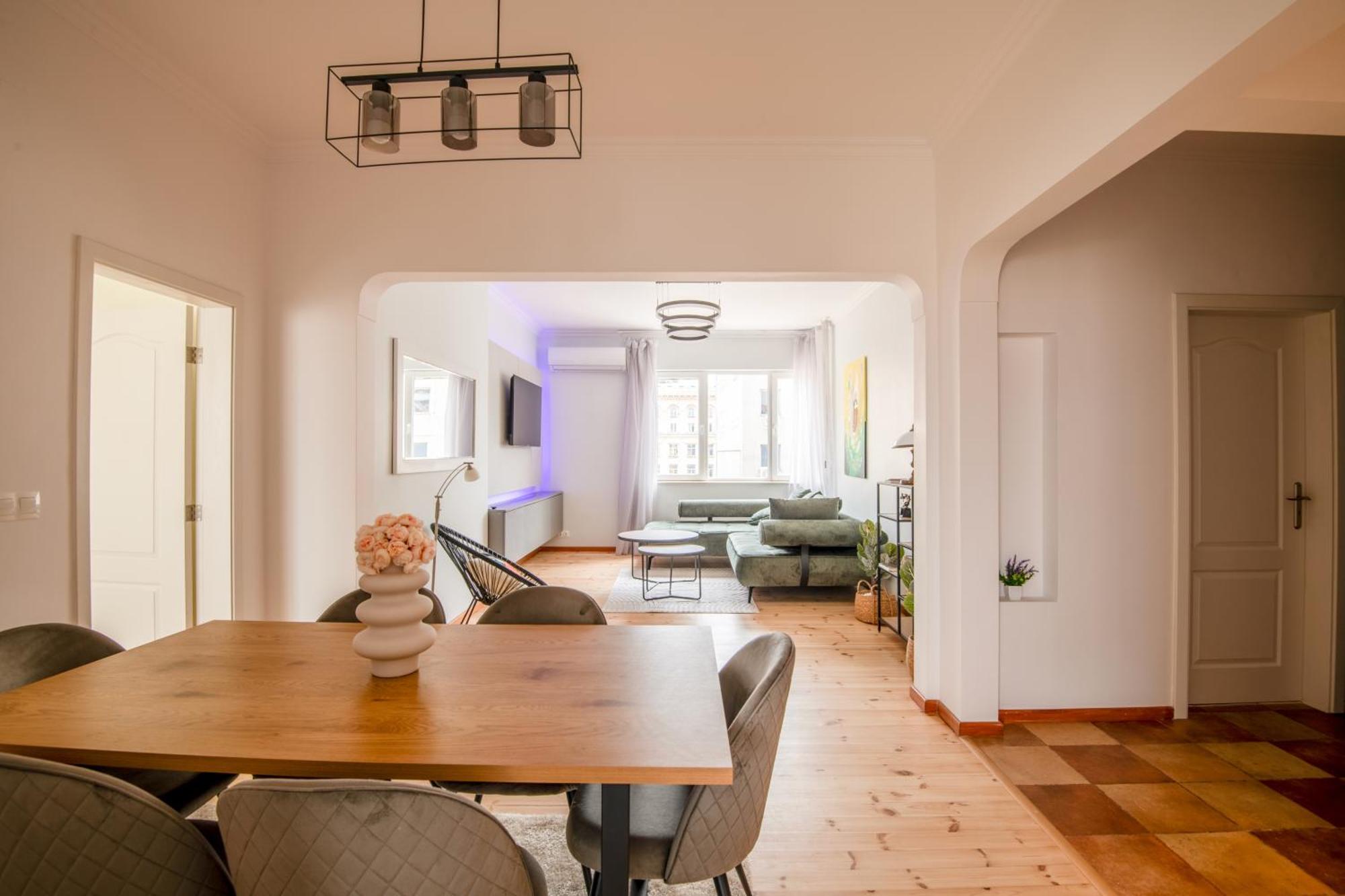 A Luxurious 2 Bedroom Apartment In Center София Екстериор снимка