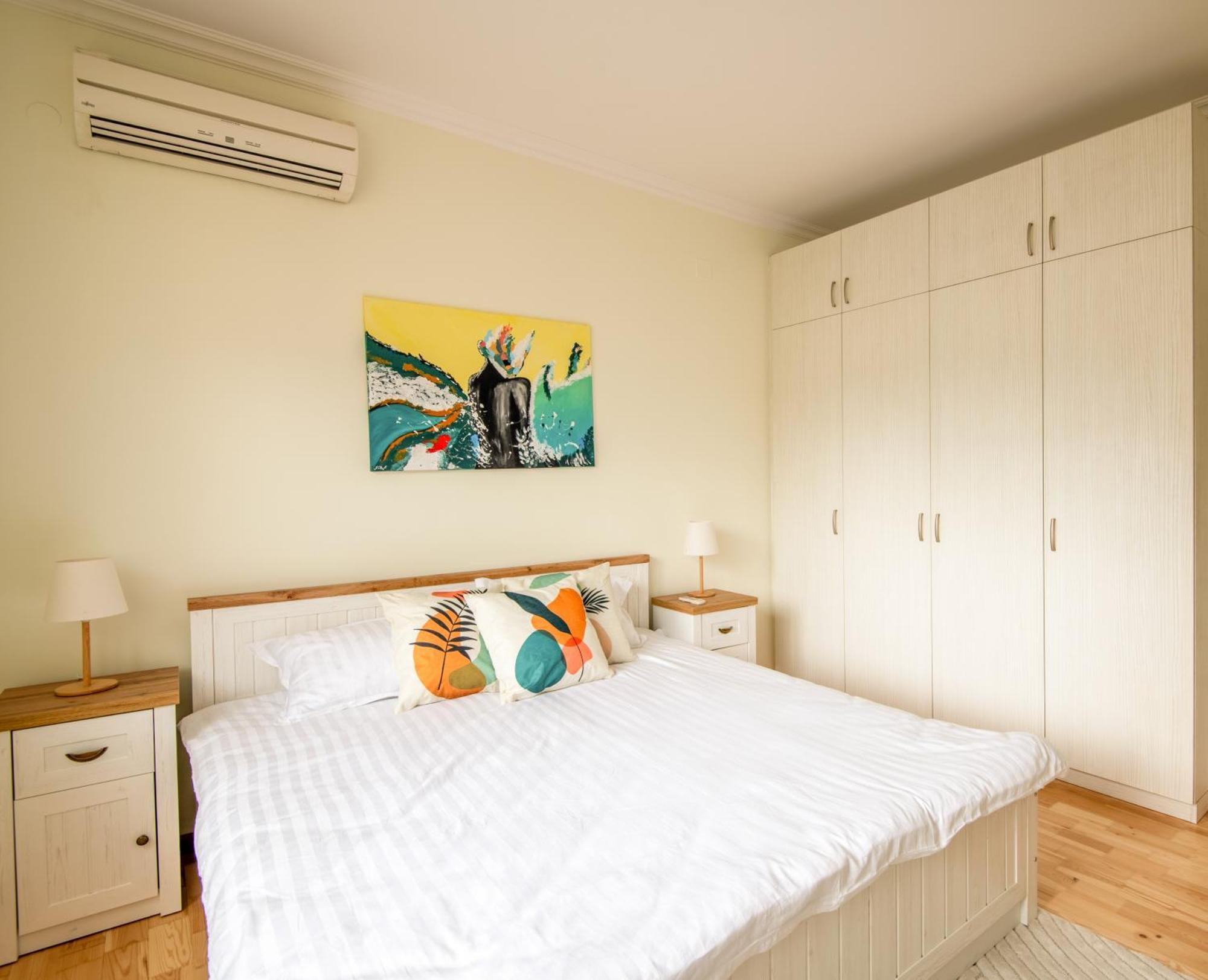 A Luxurious 2 Bedroom Apartment In Center София Екстериор снимка